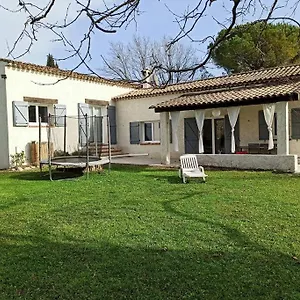 https://villa-calme-grand-jardin-jacuzzi-linge-fourni.fr-provencehotel.com