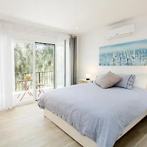 Perfectly Located Beachside In Elviria Apartment Marbella