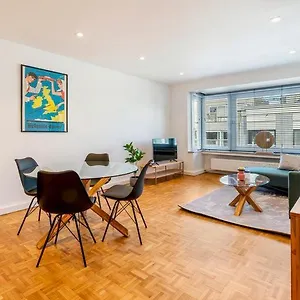  Appartement Fantastically Located Modern With Garage Available België