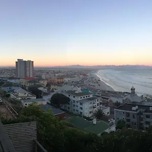 https://seaview-apartment-in-muizenberg.hotels-capetown.com