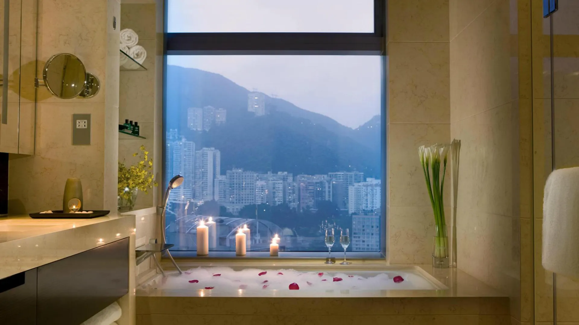 Crowne Plaza Hong Kong Causeway Bay By Ihg Hotel
